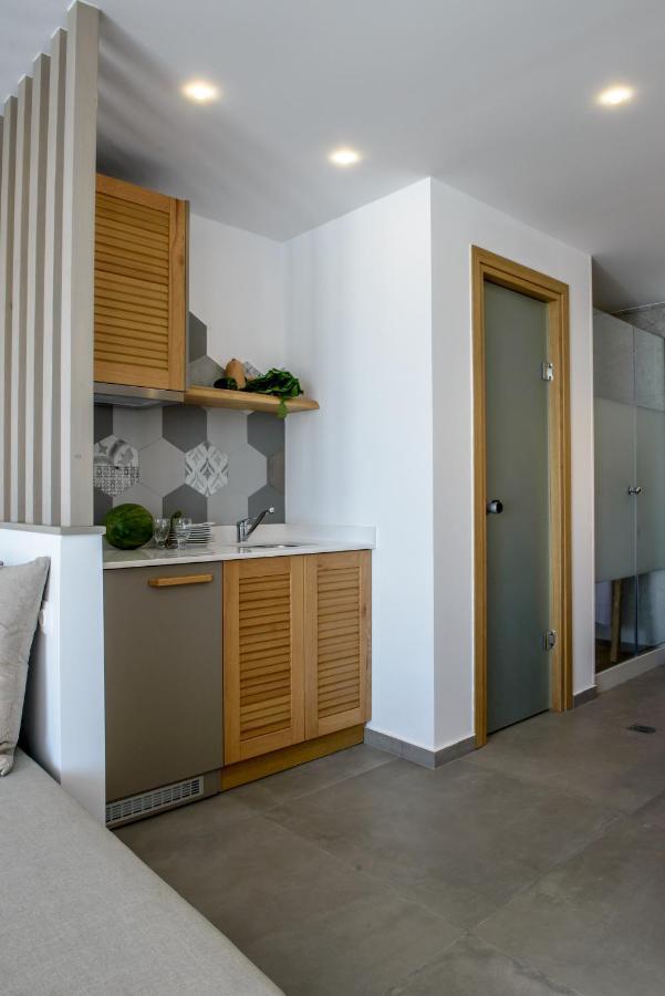 Laia Seafront Luxury Apartments Agia Pelagia  Exterior foto